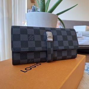 Louis Vuitton Wallet